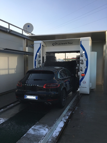 Autolavaggio Delfino Car Wash a Nichelino (TO)