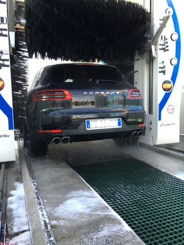 Autolavaggio Delfino Car Wash a Nichelino (TO)
